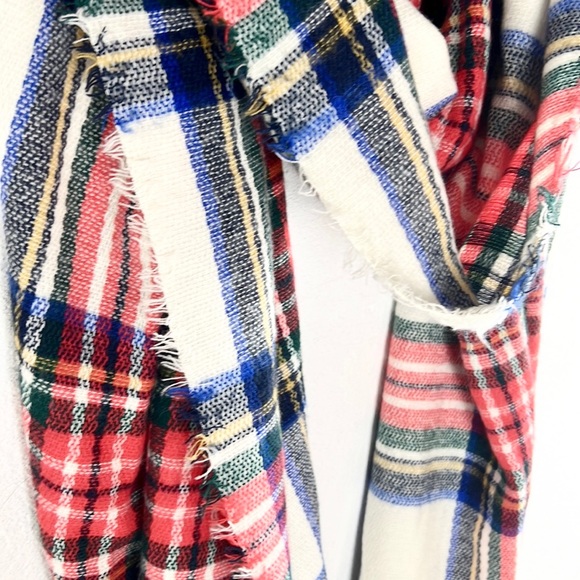 🧣Red Blue Green Plaid Large Raw Hem Scarf Shawl Wrap - Picture 5 of 10